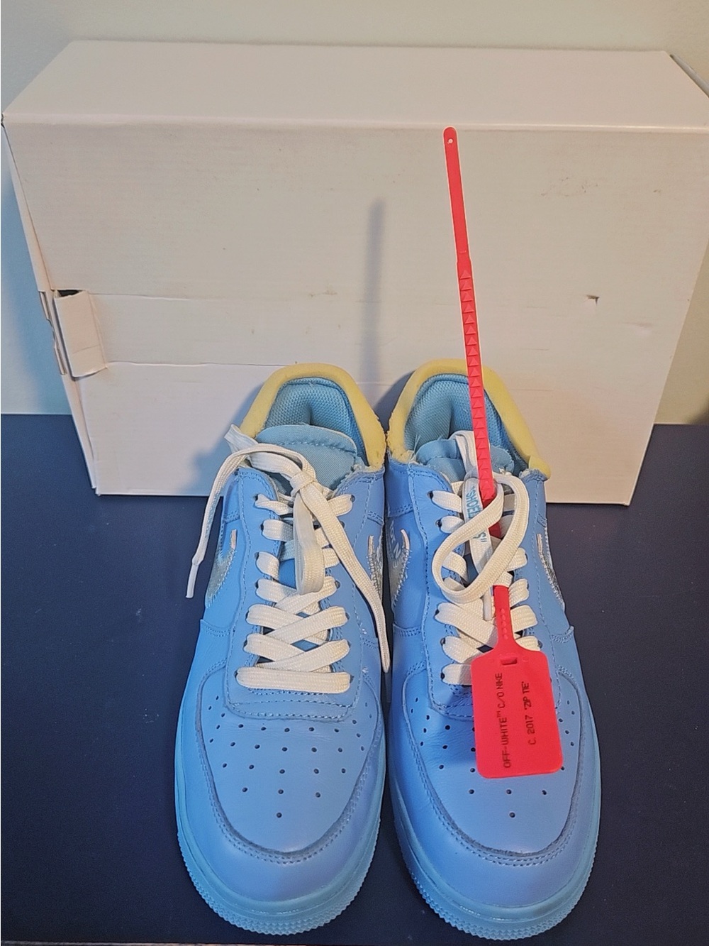 Nike Kids Light Blue Sneakers with Yellow Collar